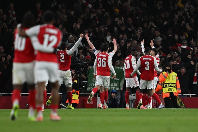 体育-阿森纳完胜西班牙，马丁内利带队取胜